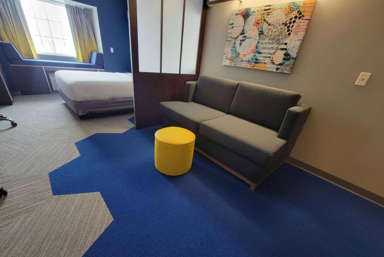 Microtel Inn & Suites By Wyndham Bluffs Каунсил-Блафс Экстерьер фото