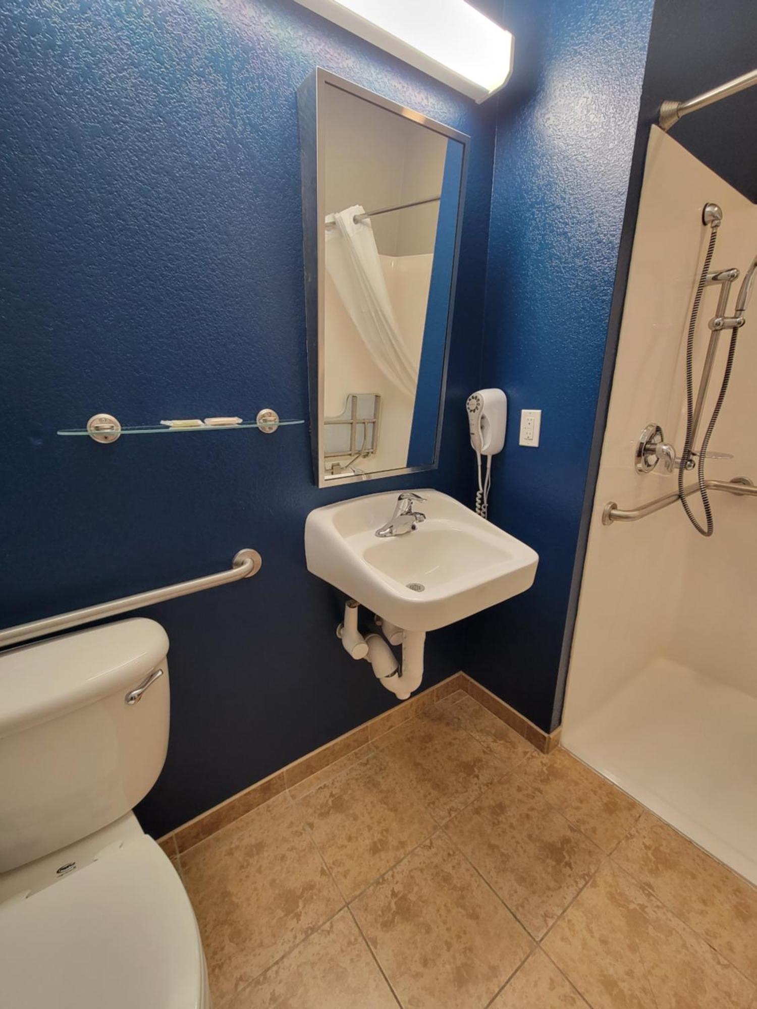 Microtel Inn & Suites By Wyndham Bluffs Каунсил-Блафс Экстерьер фото