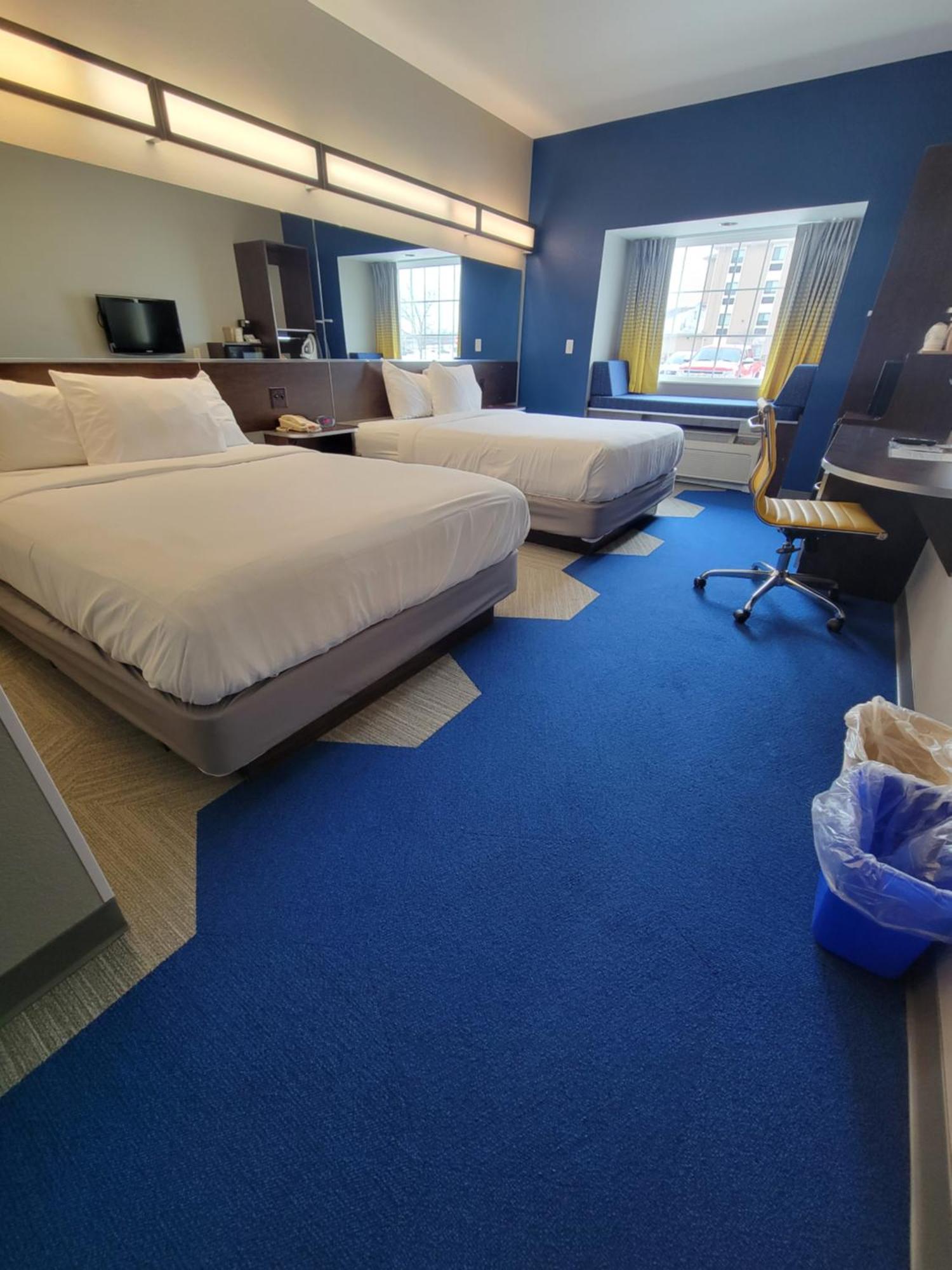 Microtel Inn & Suites By Wyndham Bluffs Каунсил-Блафс Экстерьер фото