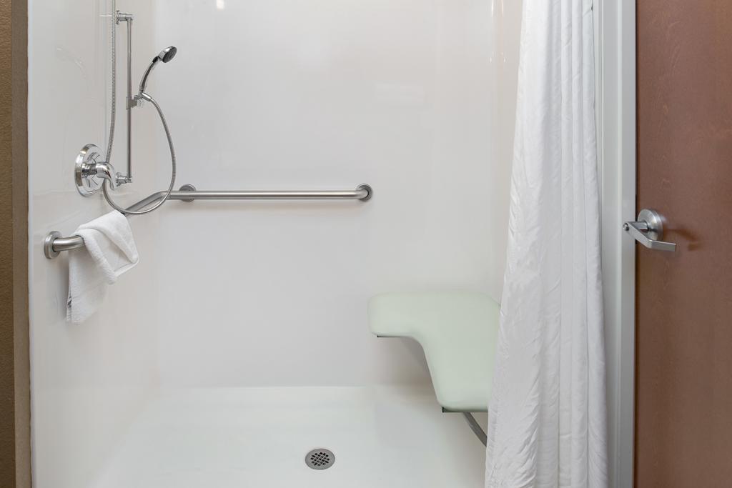 Microtel Inn & Suites By Wyndham Bluffs Каунсил-Блафс Экстерьер фото